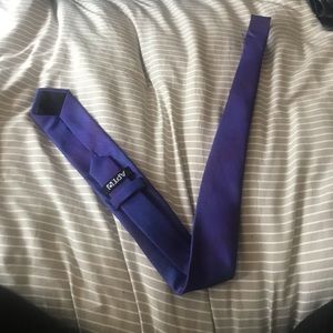 Men’s APT. 9 Purple Tie.